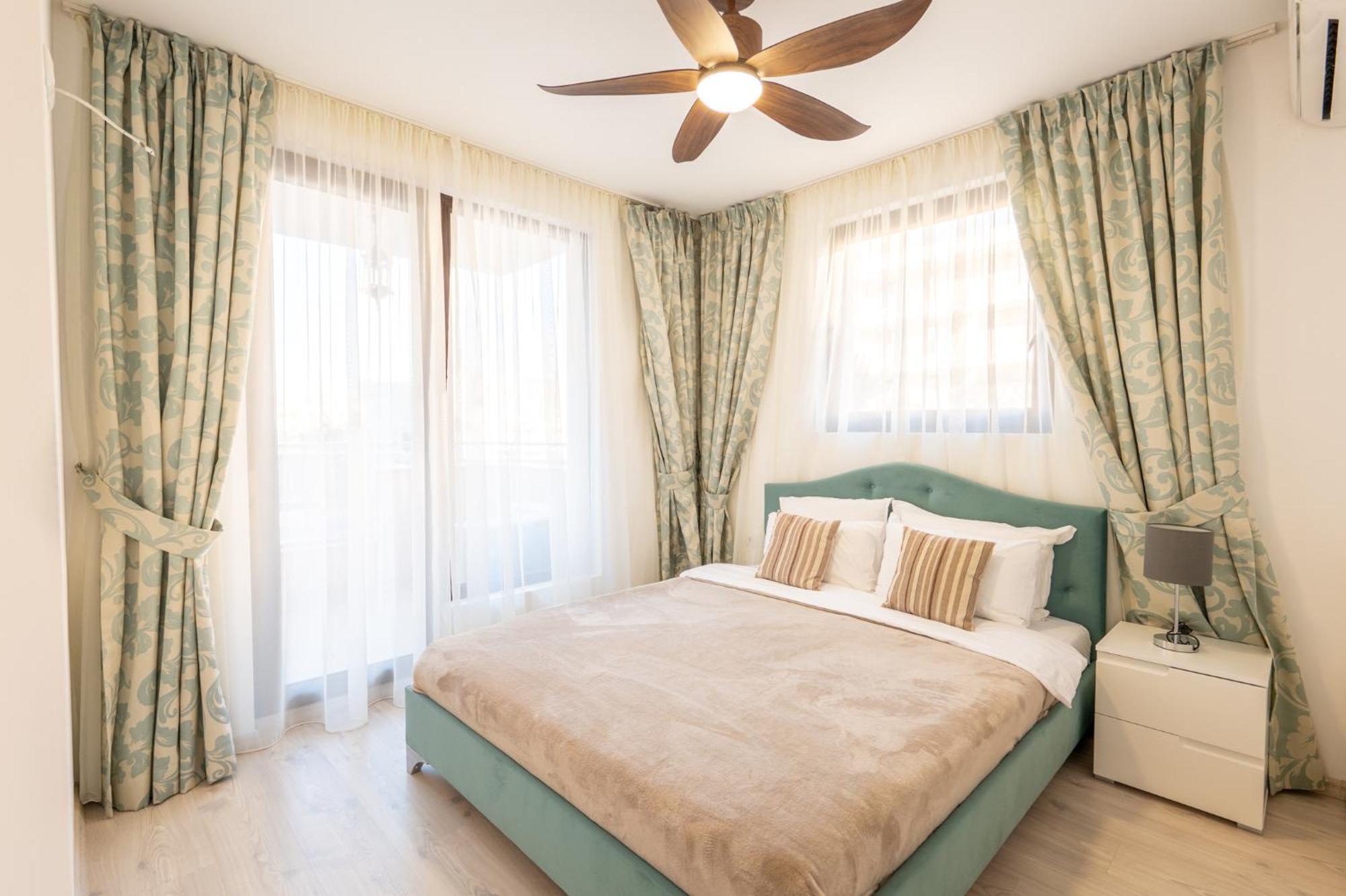 Aparthotel Millennium II Family Paradise à Sveti Vlas Extérieur photo